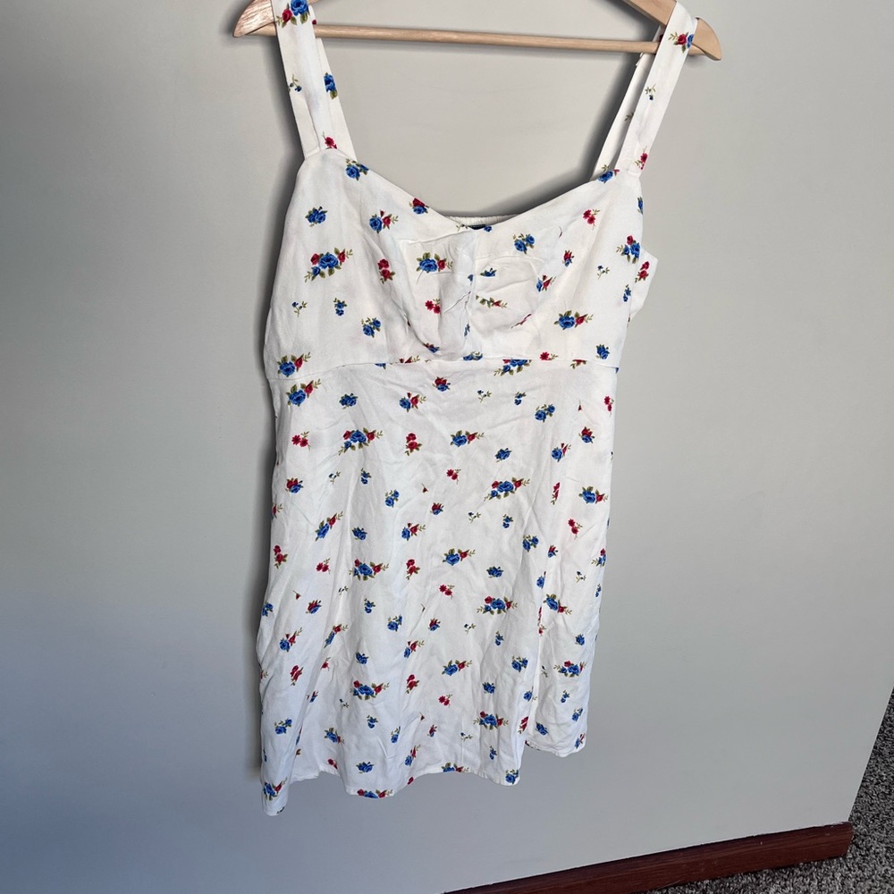 Old Navy Floral Mini Dress‎ White Blue Red Smocked Back NWT Large Petite